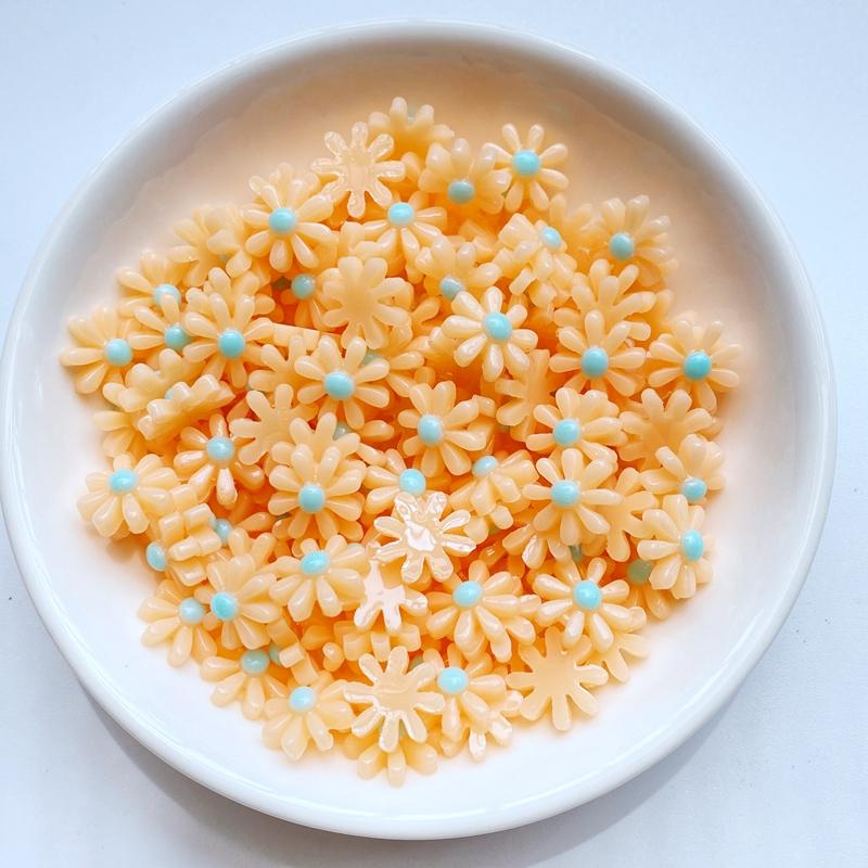 50Pcs New Cute Mini Chrysanthemum Flat Back Resin Cabochons Scrapbooking DIY Jewelry Craft Decoration Accessorie