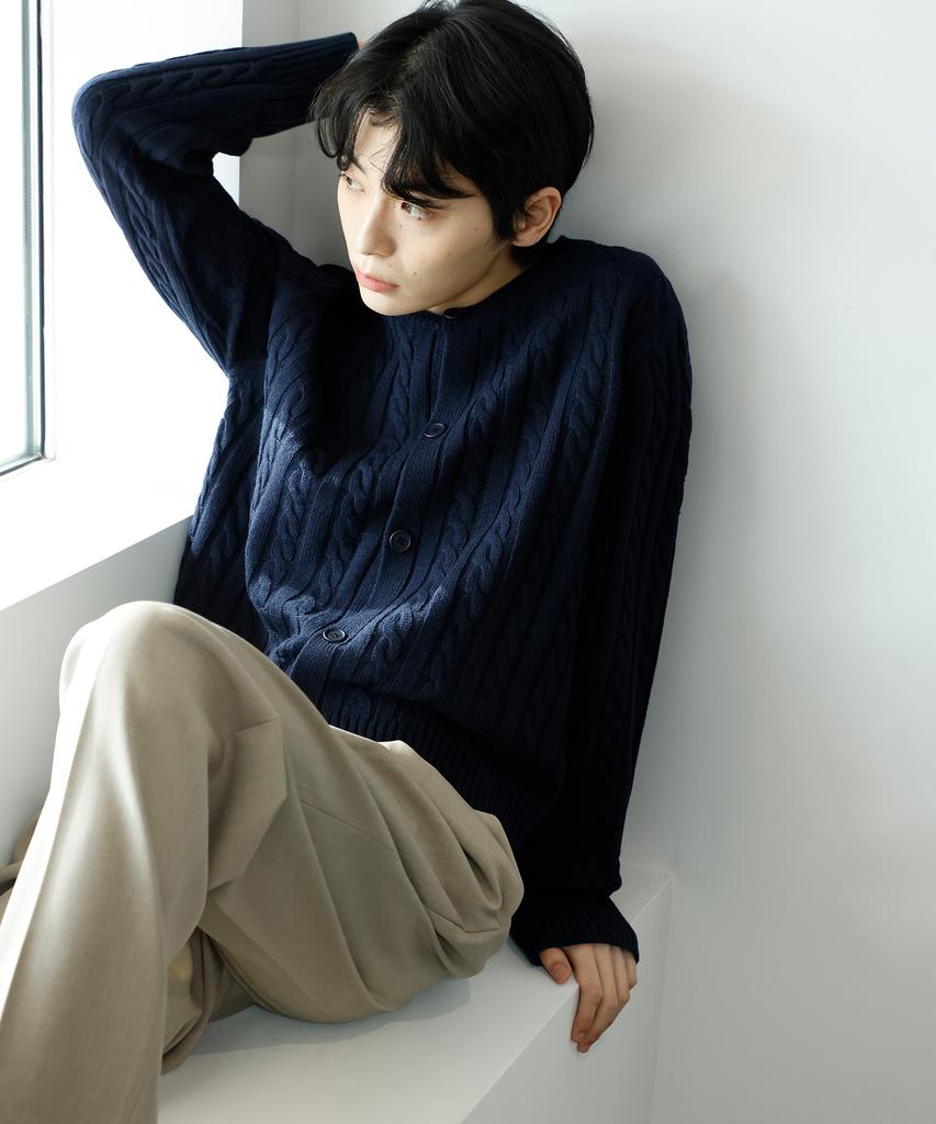 Signature Cable Round Knit Cardigan [Navy]
