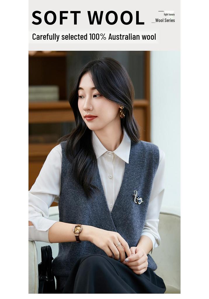 2025 A/W 100% Pure Wool Loose Fit Versatile V-Neck Knit Sweater Vest