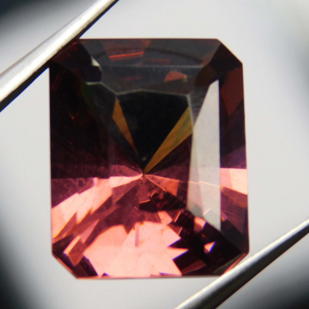 10 Karat Padparadscha Saphir Natürlicher Smaragdschliff Zertifizierter Schöner Edelstein