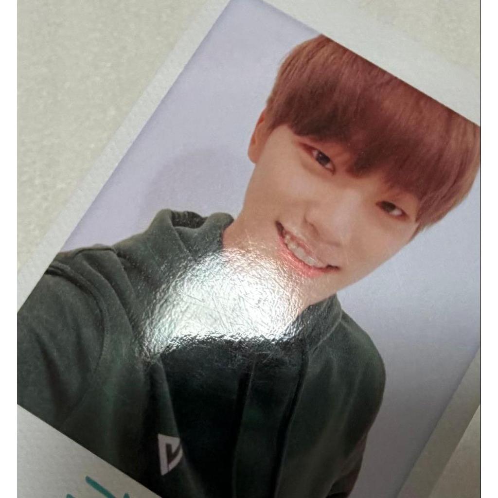 Used SEVENTEEN ARENA TOUR Dino 17 47 64 100