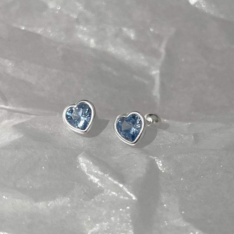 Heart-Shaped Zirconia Stud Earrings for Women - Cool, Simple Design for Ear Cartilage and Cochlea with Screw Back, Trendy and Niche.