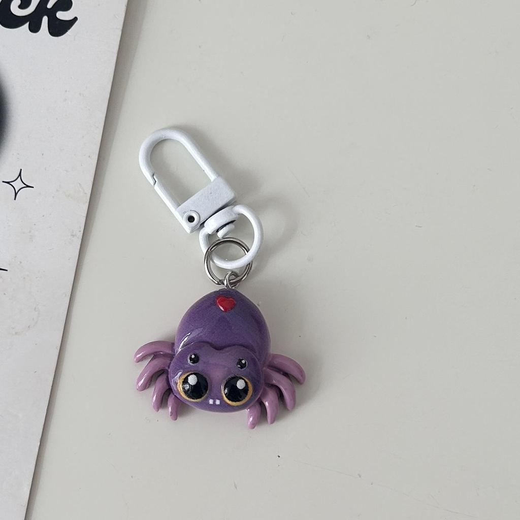 Spider Pumpkin Resin Keychain: Cute Halloween Heart Pendant for Bags