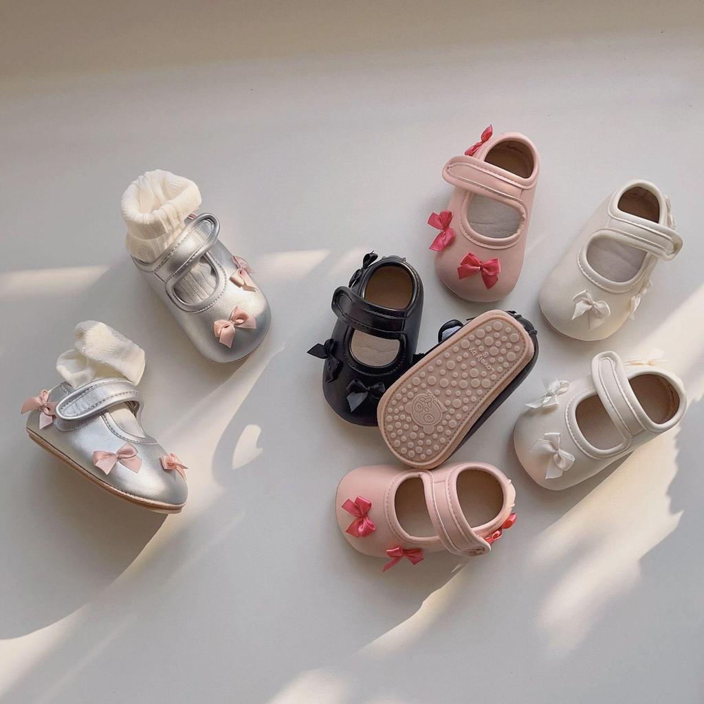 Spring Korean Style Baby Walking Shoes for 0-2 Years: Non-Slip Soft Sole Bow Princess Shoes with Magic Sticker.