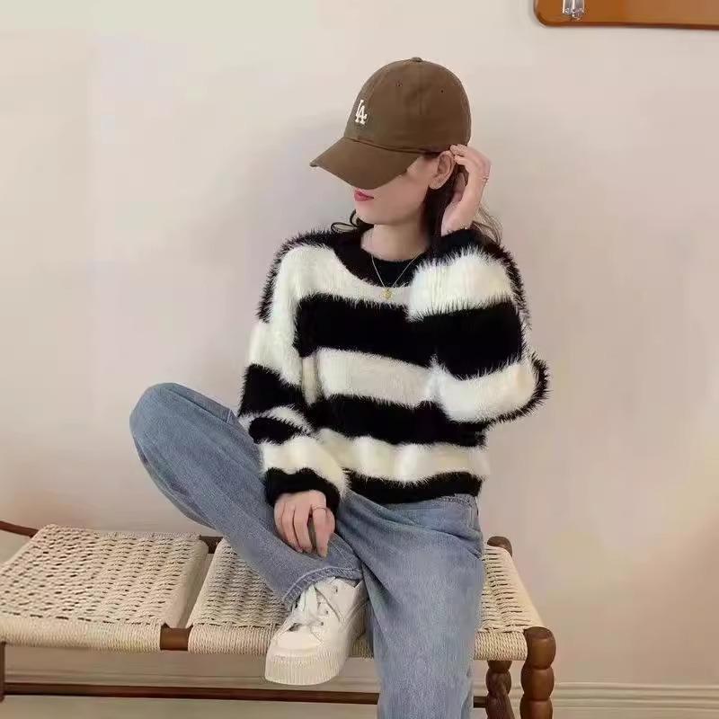 New contrasting stripes autumn and winter loose fashion lazy wind pullover women's crew neck knitted sweater women's
