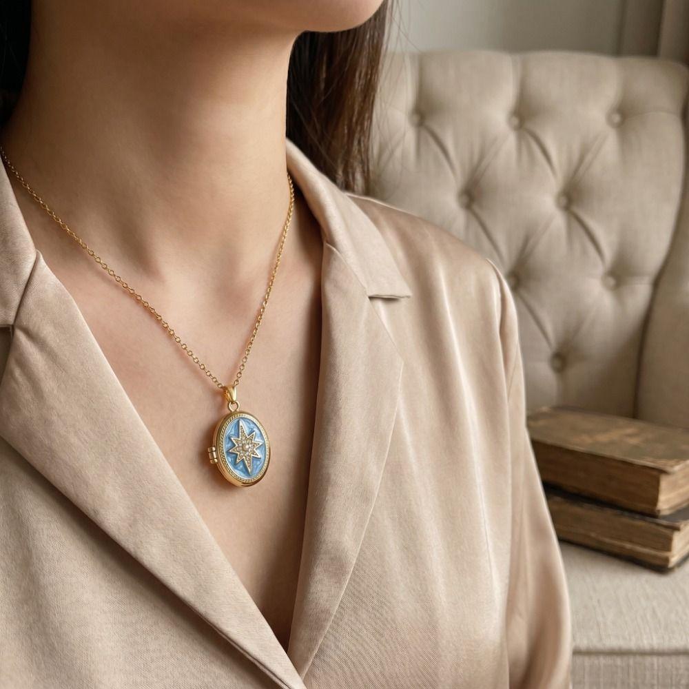 Inlaid Rhinestones Photo Locket Pendant Necklace Openable Gold Clavicle Chain Birthday Gift