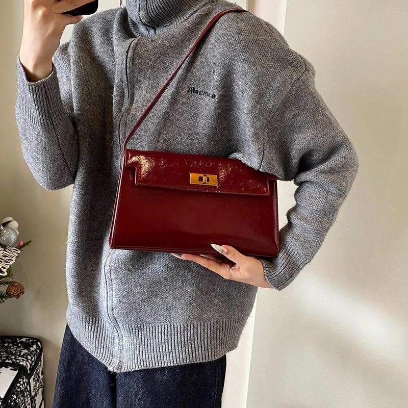 Bag Women's One-shoulder Armpit Bag Texture New Spring and Winter Retro Portable Messenger Baguette Women's Bag