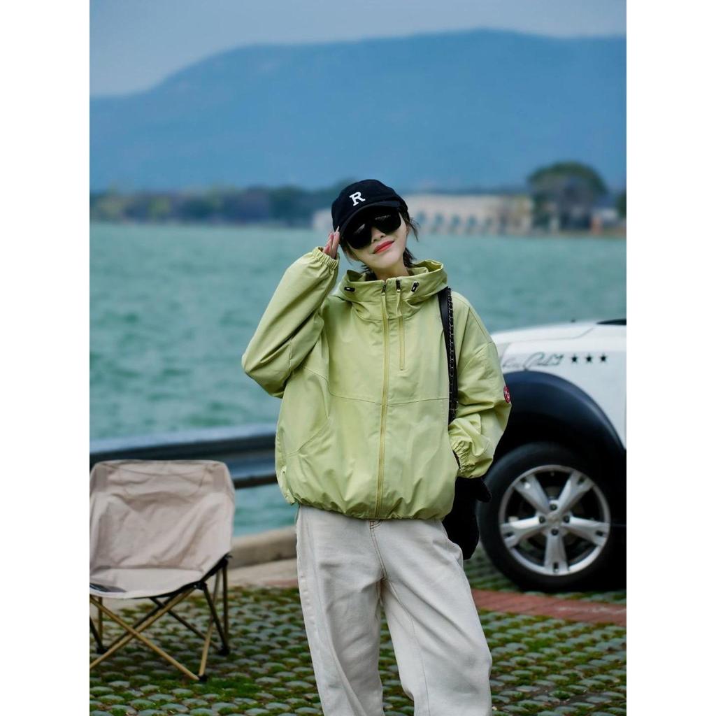 Women's European-Style Casual Windbreaker: 2025 Spring/Autumn Loose Versatile Sports Jacket