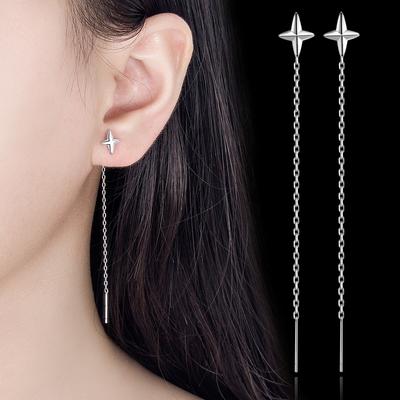 Pequeños pendientes con flecos frescos y bonitos de estrella de cuatro puntas para mujer, pendientes de alta gama.