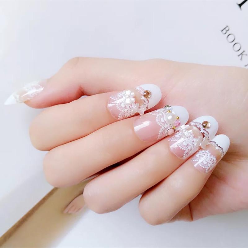 

Съемные белые кружевные типсы для ногтей с бабочками