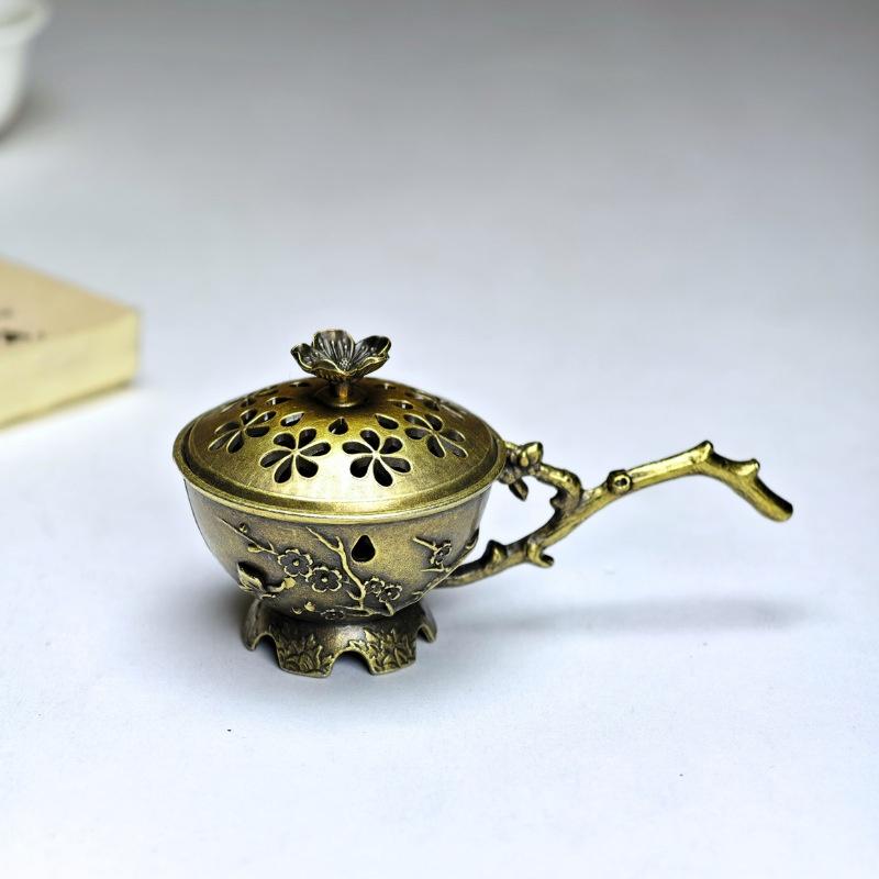 Handgehaltener Pflaumenblüten-Räucherstäbchenhalter Vintage Zinklegierung Hohlgeschnitzt Räucherstäbchenhalter Mit Deckel Aromatherapie-Dekoration
