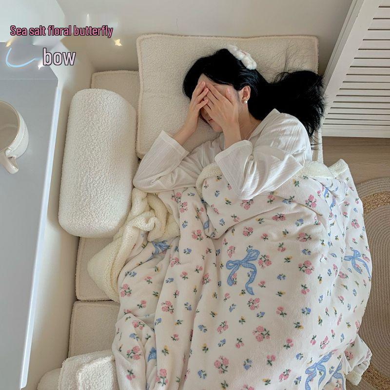 Cozy Lamb Fleece Blanket - Soft, Warm Shawl for Office, Sofa, or Dorm Naps.