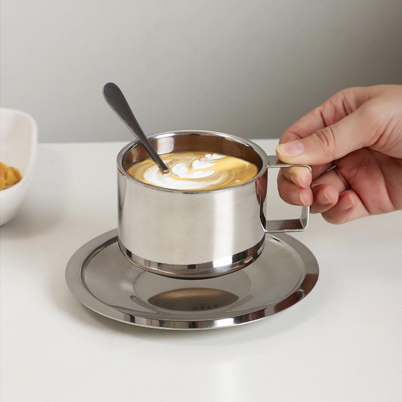 Style INS Mug Minimaliste Nordique Lot de 3 pièces Mug à Café en Acier Inoxydable 304 Résistant à la Chaleur Tasse à Lait avec Soucoupe Cuillère Set de Sets de Table