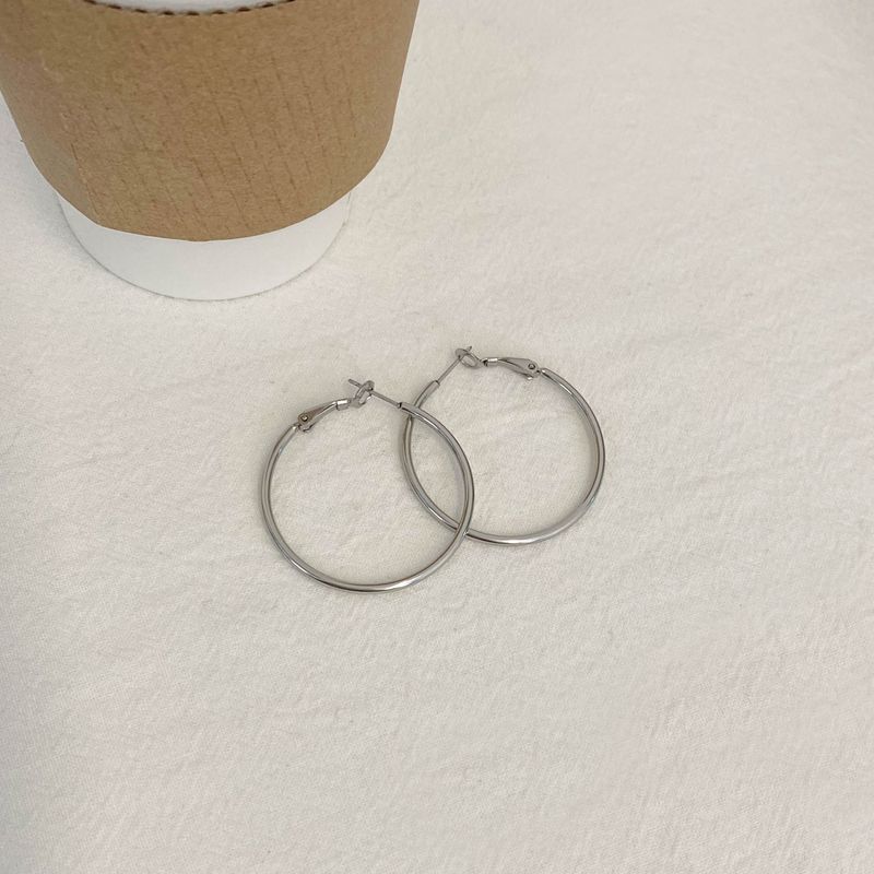 New Arrival Fancy Elegant Earrings Circle Titanium Steel Color Retention Exaggerated Fashionable Minimalist Big Circle Earrings Fashion Ring