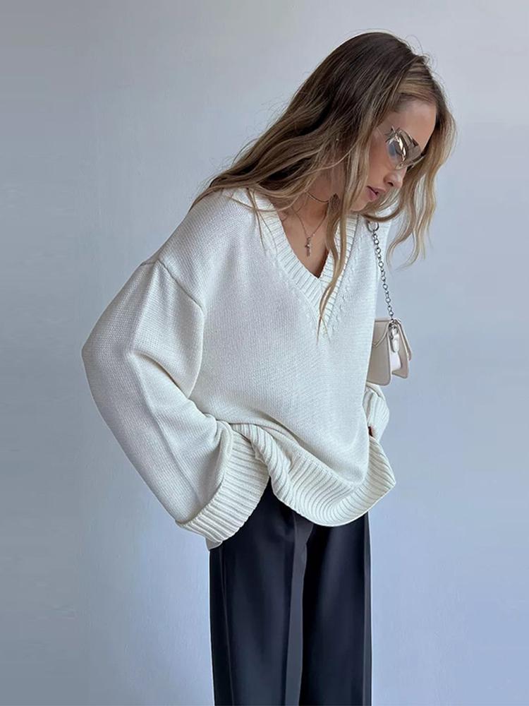 Women's Pullover Sweater with A V-neck and A Slit At The Bottom