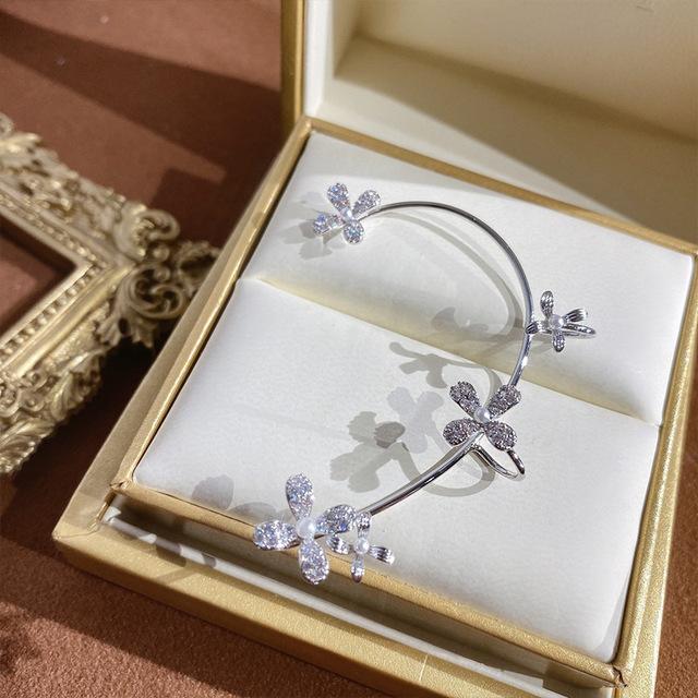 Ohrclips aus plattiertem Metall mit Schmetterlingsmotiv für Frauen, Ohrclips ohne Piercing, funkelnder Zirkonia-Ohrring, Modeschmuck
