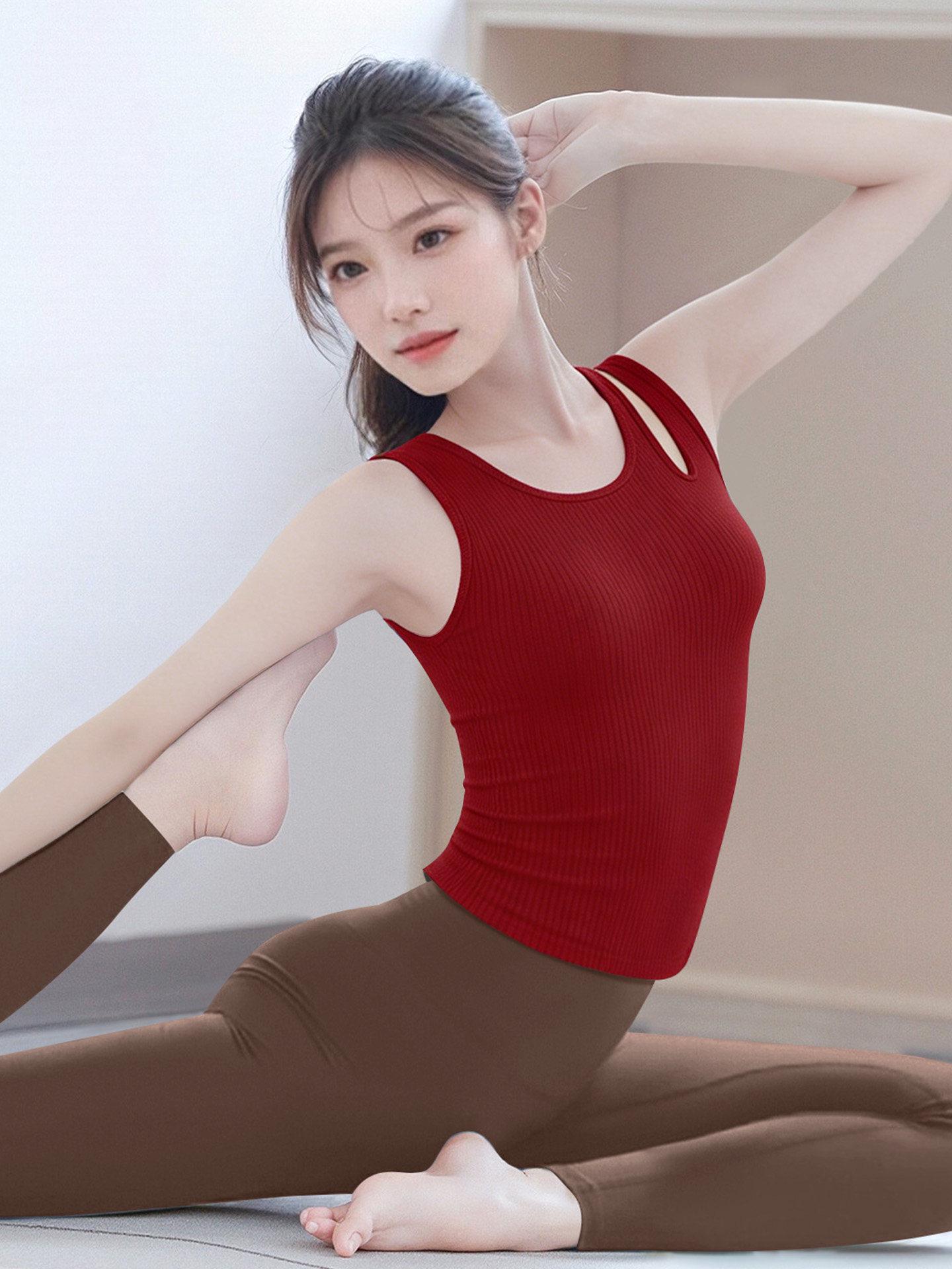 

Women s Black Sports Tank Top with Chest Pads - Flattering, Slimming, Versatile for Outdoor Wear, Pilates, and Yoga. S (80-100 cm)