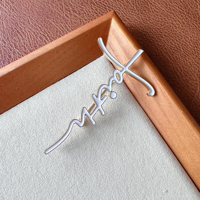 

Новая эмалированная брошь веры, унисекс, булавка с буквами алфавита, простой дизайн, булавка с крестом, 3 цвета в наличии, пальто, костюм, модные украшения