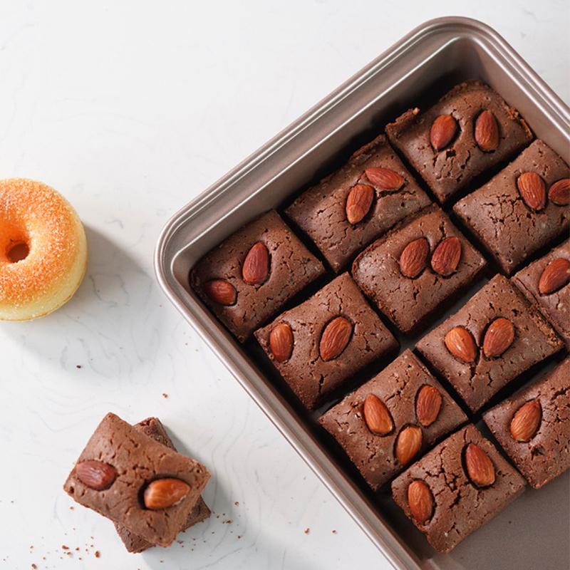 Brownie Pans with Dividers, Non-Stick Brownie Baking Tray with Slicers, Baking Sheet Rectangular Pans for Oven Baking Bread,