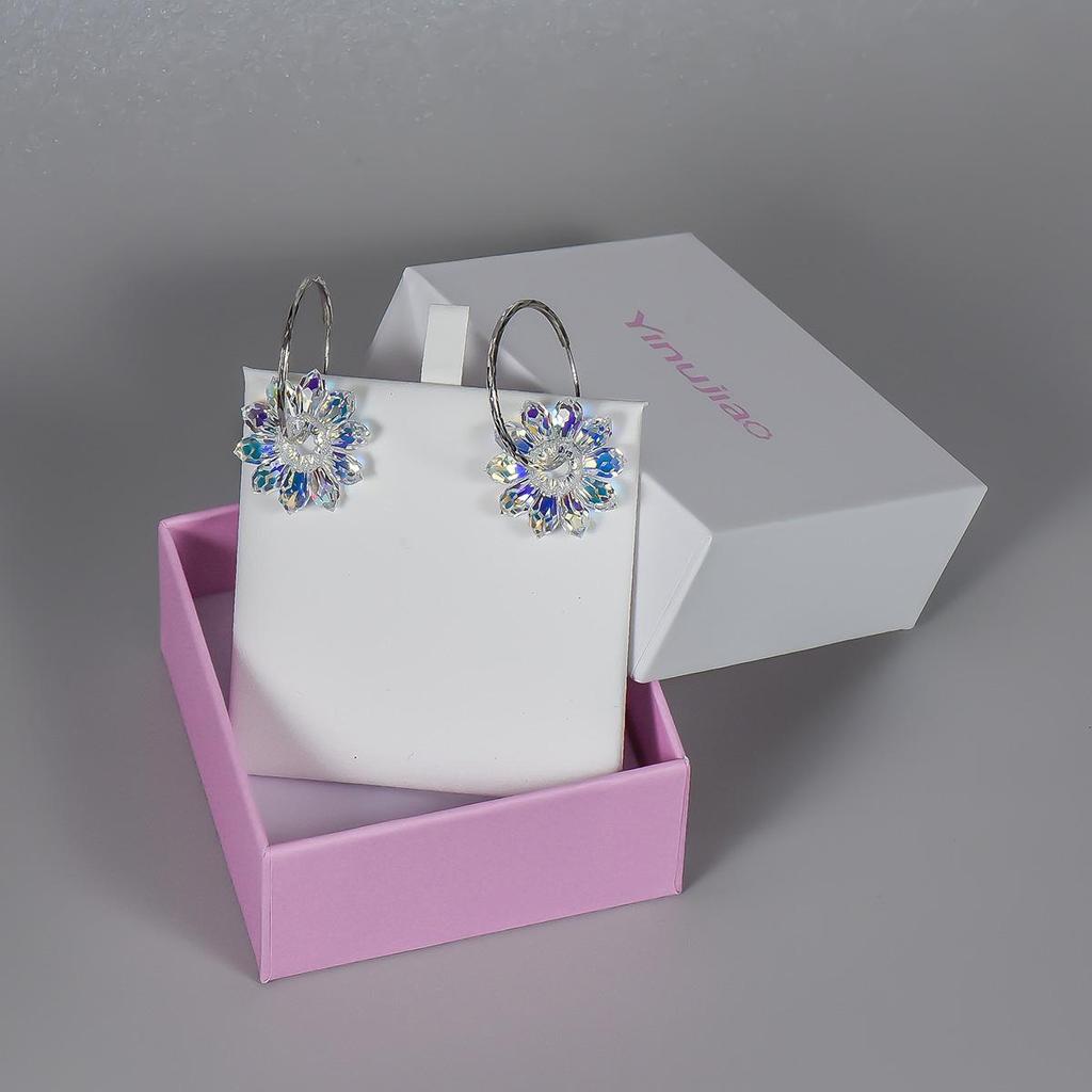 Creolen aus 925er Sterlingsilber, schillernde, schillernde Gänseblümchenblüten mit Aurora Borealis-Kristallen aus Österreich