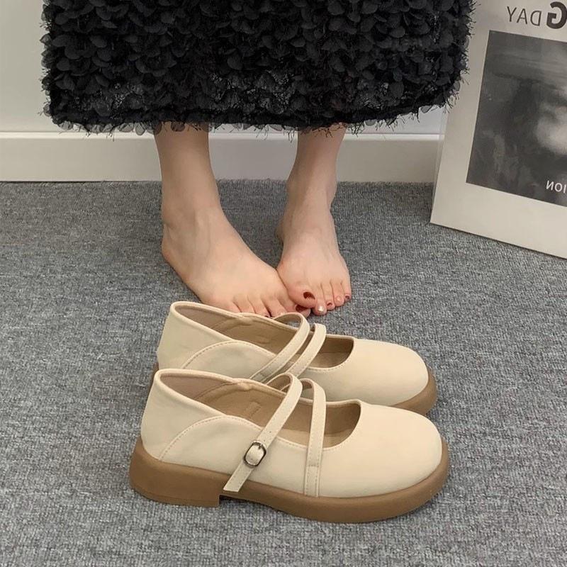 Flat Bottom Shallow Mouth Single Shoes Women's Summer 2025 New Spring and Autumn Mary Jane with Skirt Two Wear Evening Breeze Gentle Small Leather S