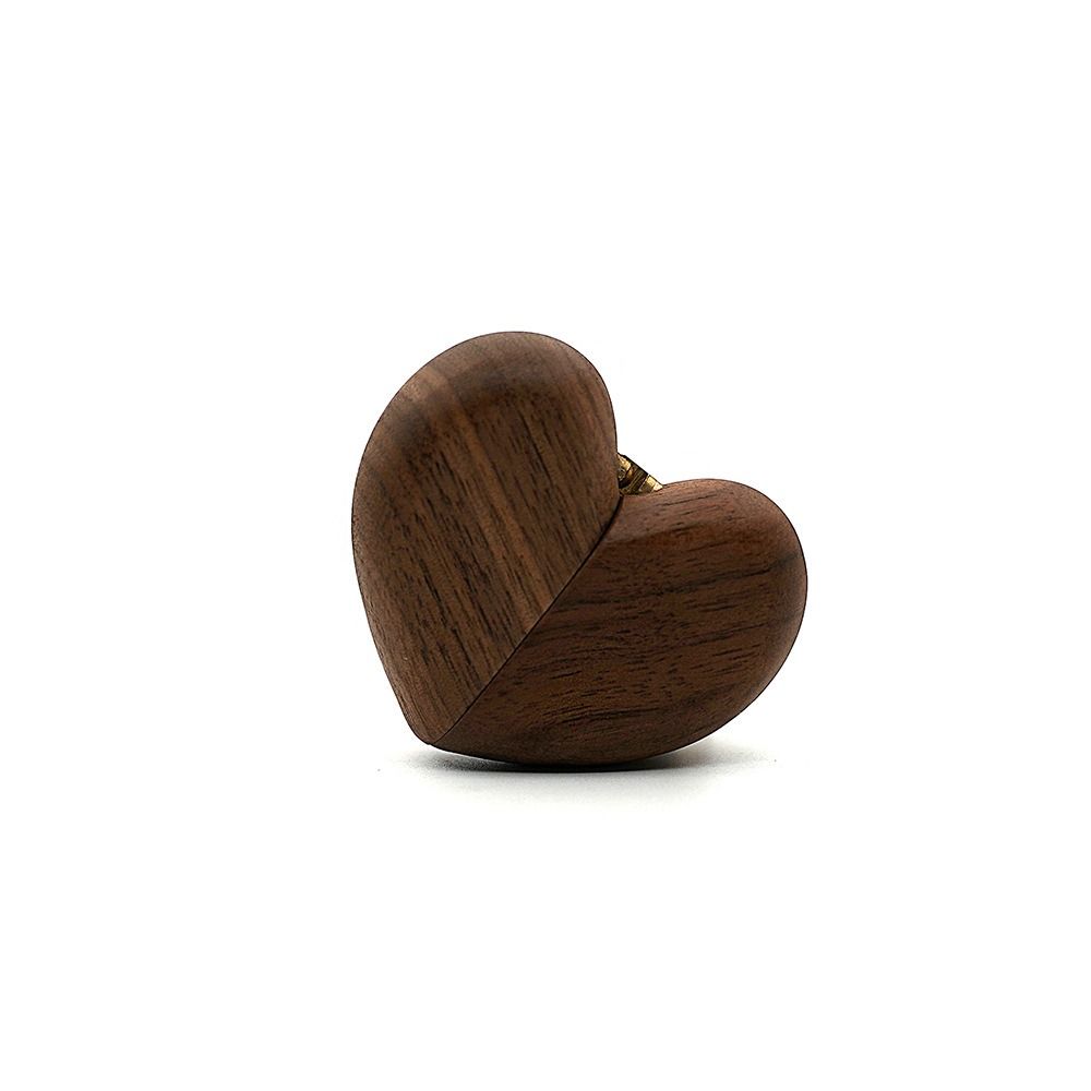 Heart Shaped Ring Storage Box Walnut Wooden Wedding Ring Case Retro Jewelry Display Box