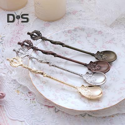 Cuchara para revolver, diseño creativo, estilo vintage elegante, mini cucharas de postre de frutas talladas en aleación de zinc