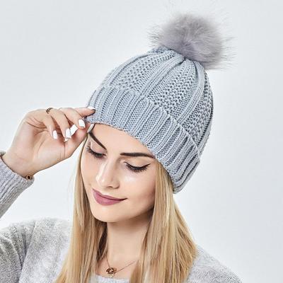 Cappello lavorato a maglia in tinta unita elastica calda con palline in raso setoso da donna