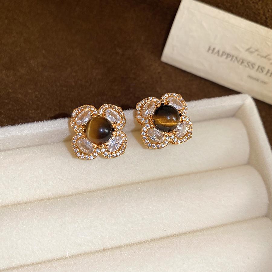 18k real gold electroplated silver needle tiger's eye stone pendant earrings retro Maillard earrings light luxury earrings women