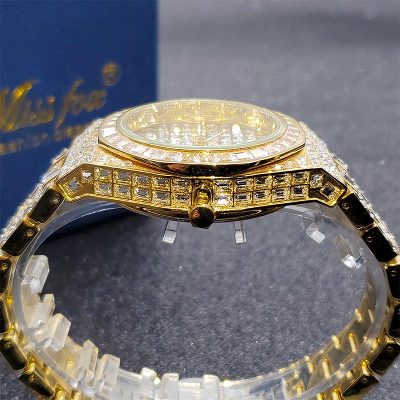 Hip Hop Jewelry Trending Massive Full Iced Out Bling Gold Tone Case Crystal Dial Waterproof Quartz Wristwatch