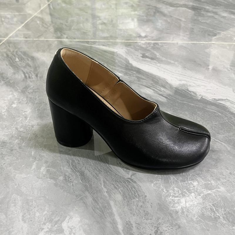 High-end split-toed shoes women's new light mouth retro thick heel high heels small leather shoes fashion shoes
