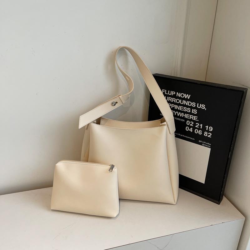 Large capacity 2025 retro portable shoulder bag fashionable new tote bag bag with pocket women's big bag