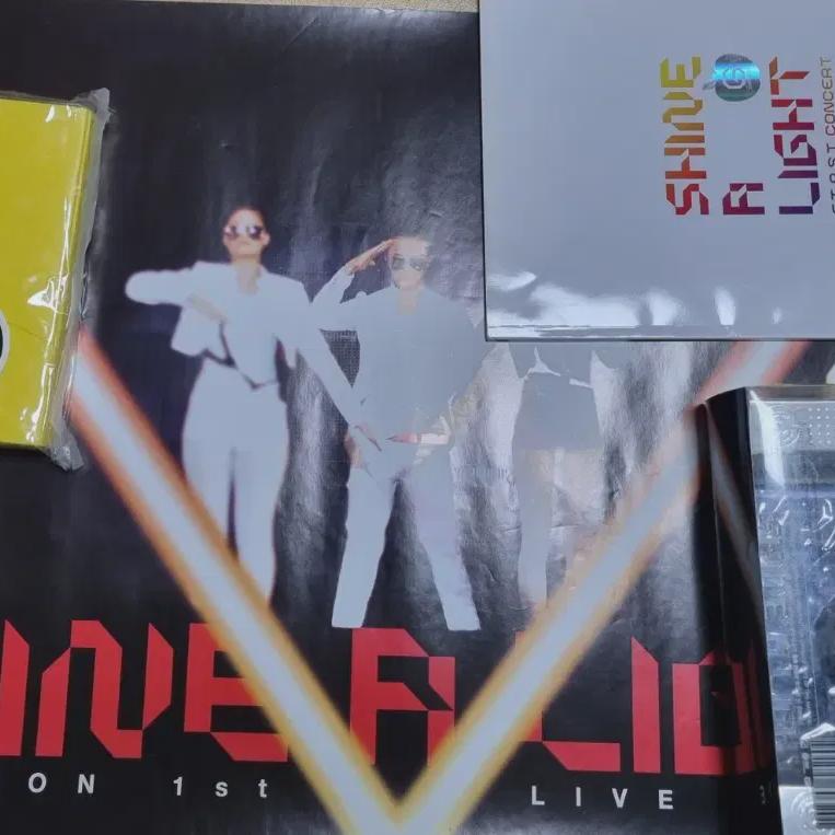 

G-dragon Shine-light DVD Фотокнига Брошюра Плакат Журнал