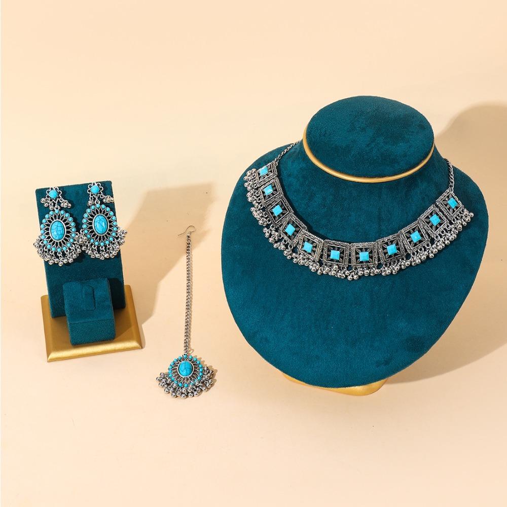 

Gemstone Necklace Earrings Front Chain Combination Set Metal Diamond Geometric Accessories Three-piece Set Jhumka озеро синий
