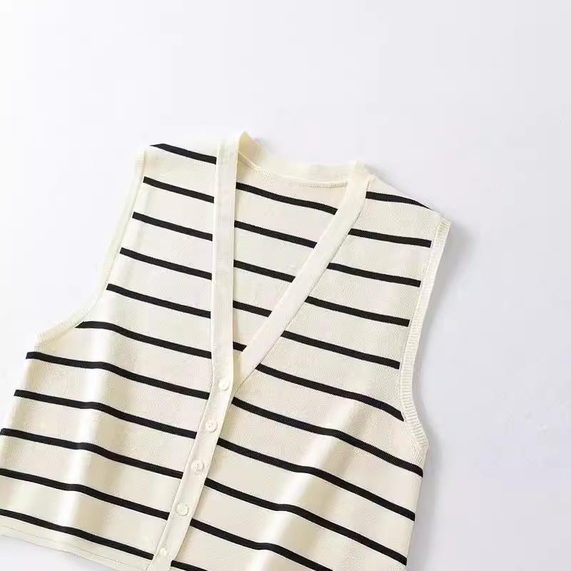 Women Fashion Argyle Plaid Single Breasted Knitted Vest Vintage V-Neck Sleeveless Female Chic Lady Outfits Plus Size