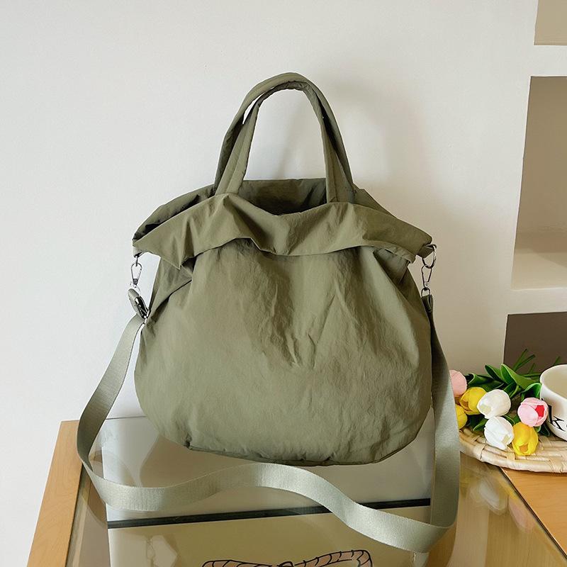 A Large-capacity Commuting Single-shoulder Bag That Is Fashionable, Versatile and Simple, Carrying A Crossbody Bag