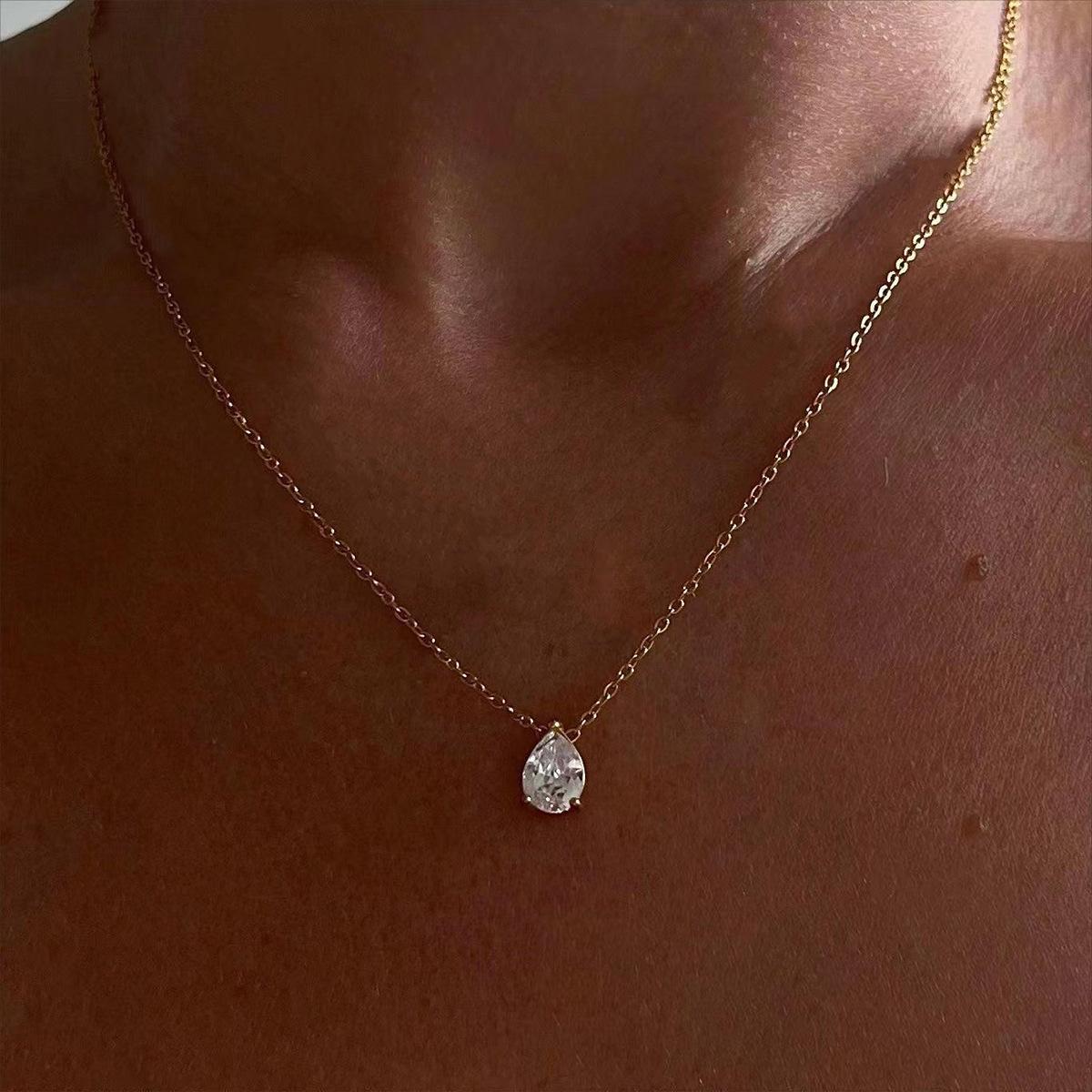 

Popular, stylish and simple zircon water drop pendant, retro versatile necklace, collarbone chain for women