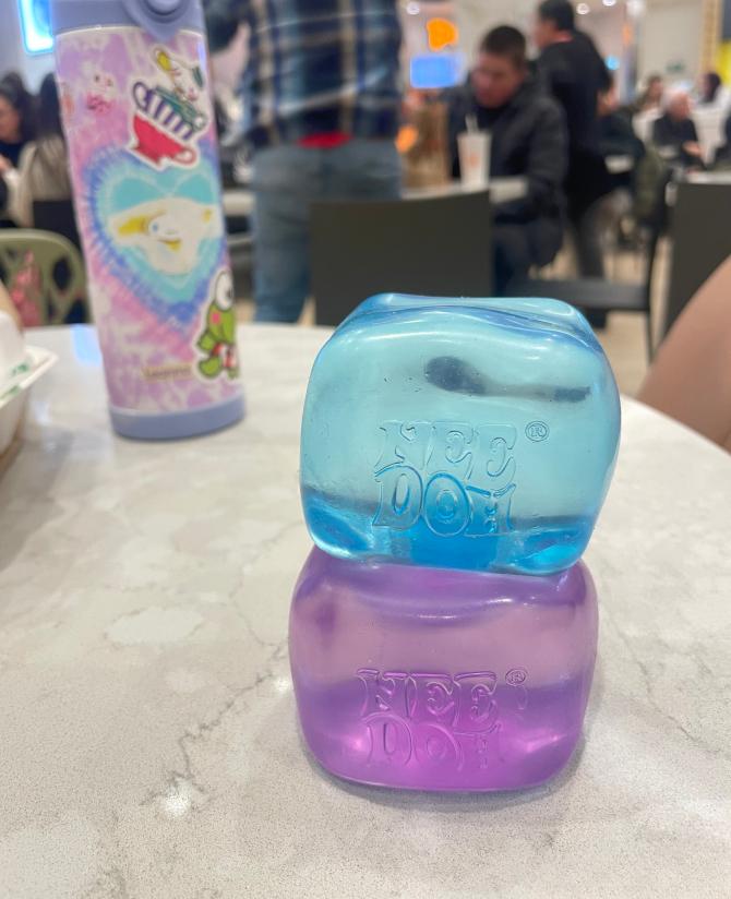 Adhd Toy New Squishy Toy Needoh Jellyfish Cube Stress Relief Fidget Sensory Anti Anxiety Squeeze Toy New