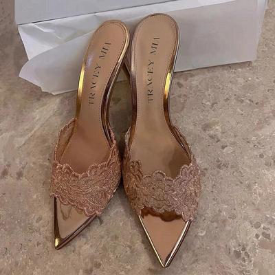 Mules Punta Acuminata Ricamate Oro Champagne Estate 2026: Sandali da Donna con Tacco Sottile a Una Fascia