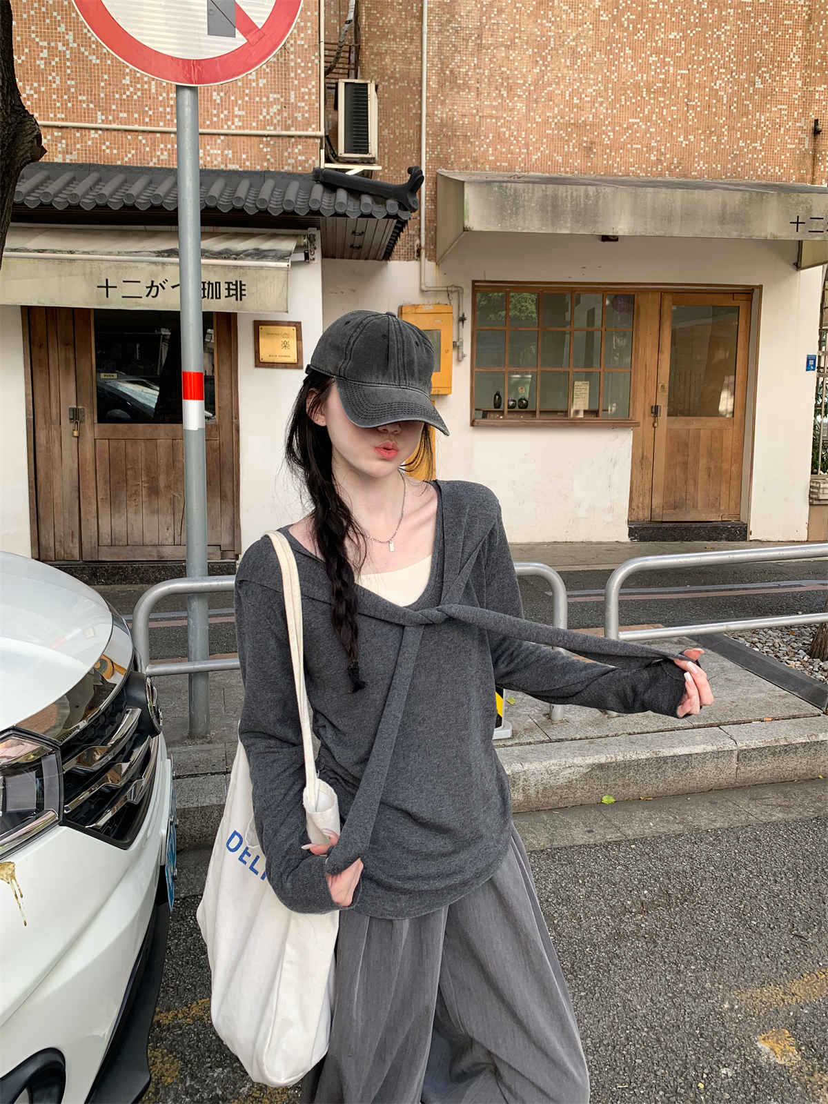 

Spring and autumn new contrasting colors strap collar fake two pieces stacked knitted sweater backing sweater women s top L сірий колір