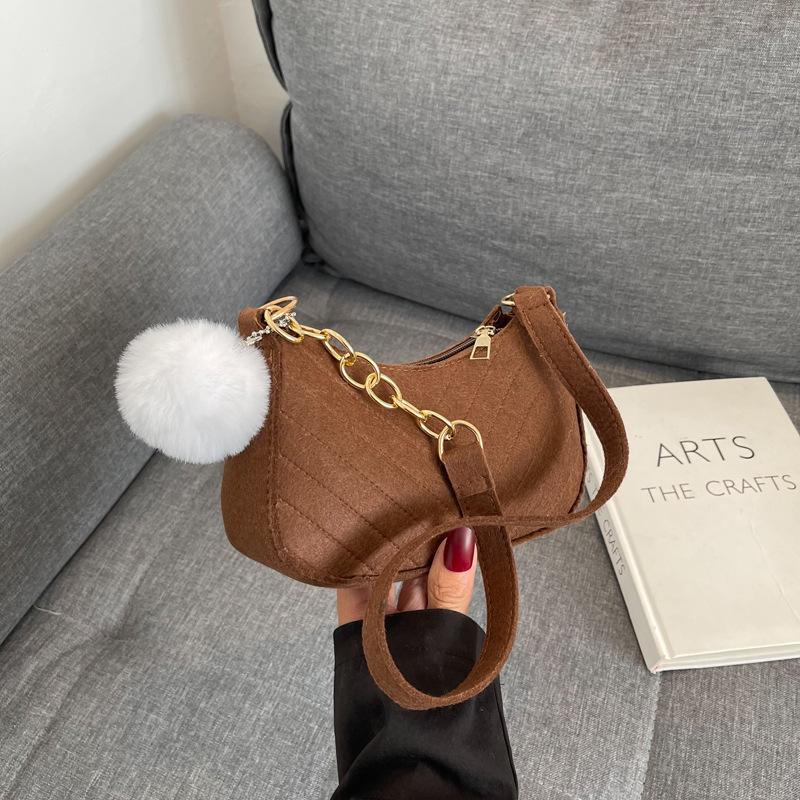 Трендовая повседневная женская сумка с ворсом — фото 22