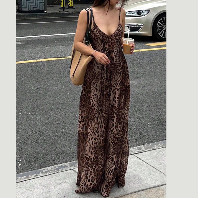 

Женское летнее платье свободного кроя с глубоким V-образным вырезом и леопардовым принтом L