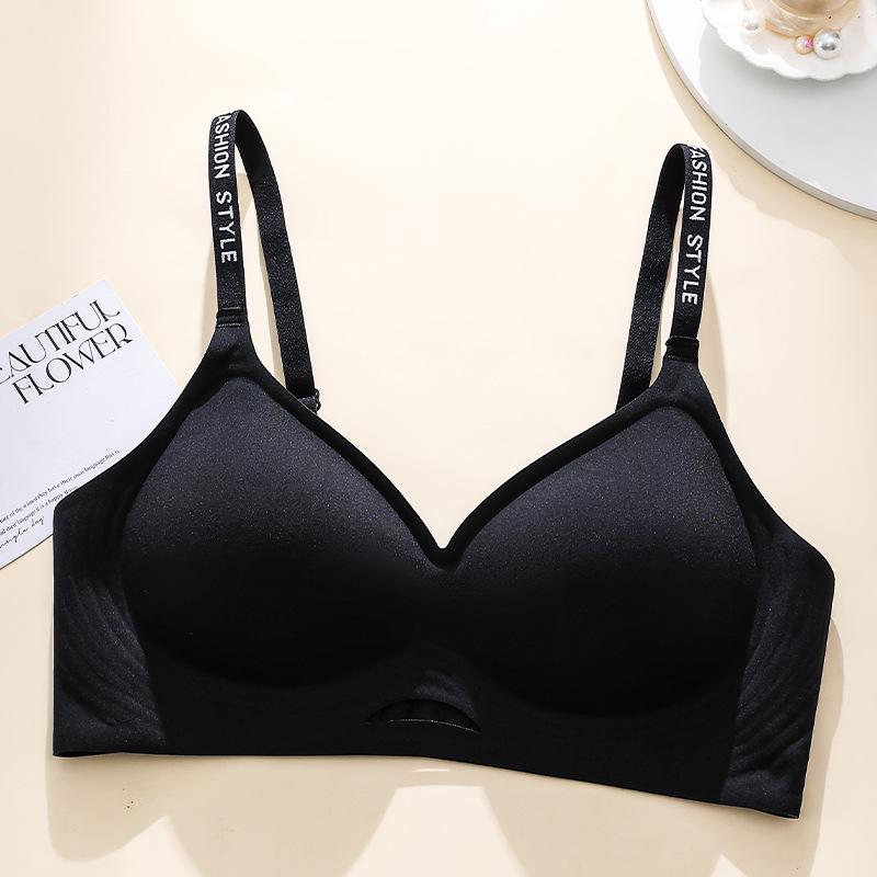

2025 New Red Seamless Bra: Enhances Bust, Reduces Side Fat, Prevents Sagging, Comfortable for Small Busts M Thickness 1.8cm