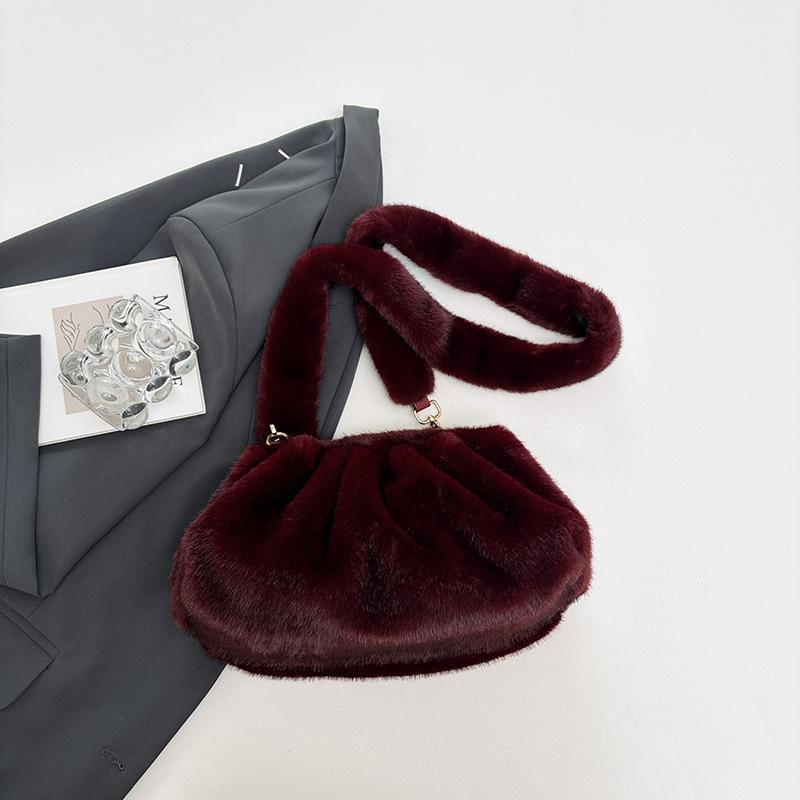 Soft Faux Fur Small Shoulder Bags for Women Wrinkle Relaxed Texture Cloud Shell Bag Winter Fashi Plush Handbags Crossbody Bag