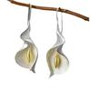 Silberne Calla-Lilien-Hängeohrringe Zweifarbig mit Goldakzent Strukturiert Leicht Mode-Schmuck für Damen Urlaubs-Accessoires