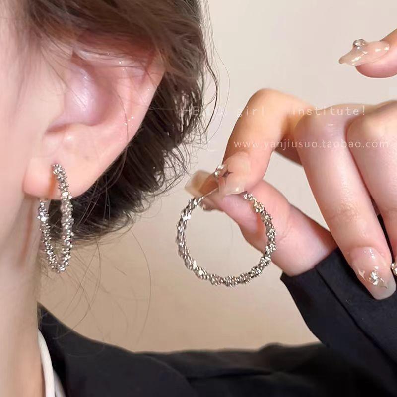 2025 Trendy High-End Retro Earrings: Autumn/Winter Design