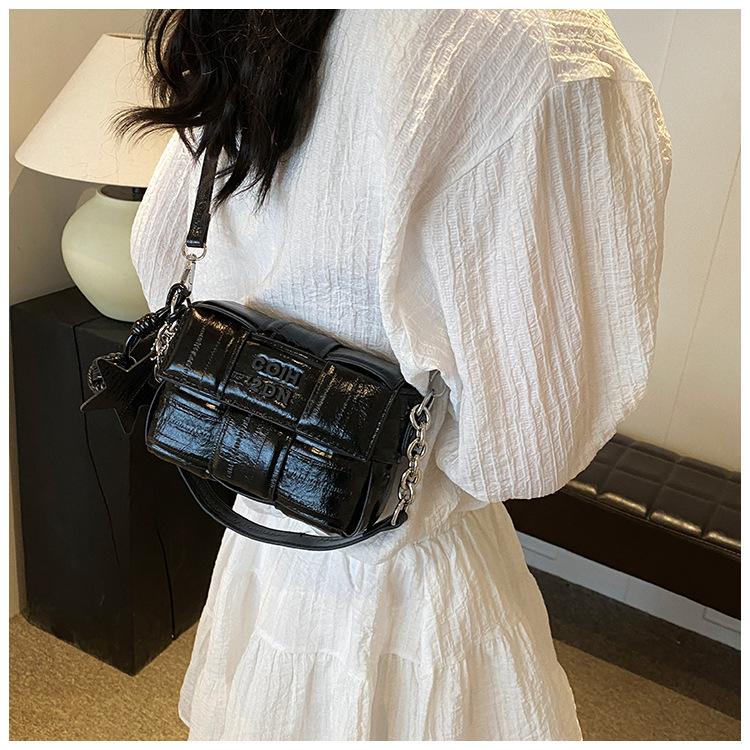 Sliver Square Bag 2026 Fashi Versatile Silver Shoulder Crossbody Bag Female Travel Shopping Bags Luxury Mobile Phe Bag