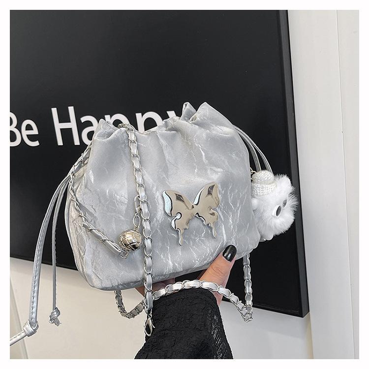 2025 New Spring Popular Chain Small Bag Women's Niche Design Butterfly Messenger Bag Casual Shoulder Bucket Bag