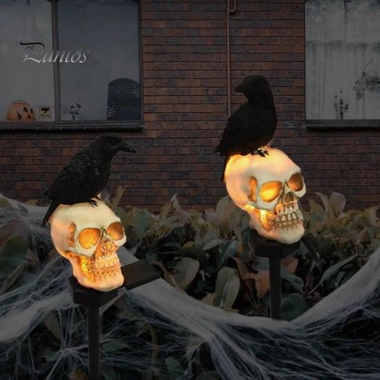 Horror Themed Yard Landscape Ornaments LED Solar Crow Skull Light, Waterproof Halloween Pathway Gothic Decorative Stakes for Flowerbeds on Skeleton