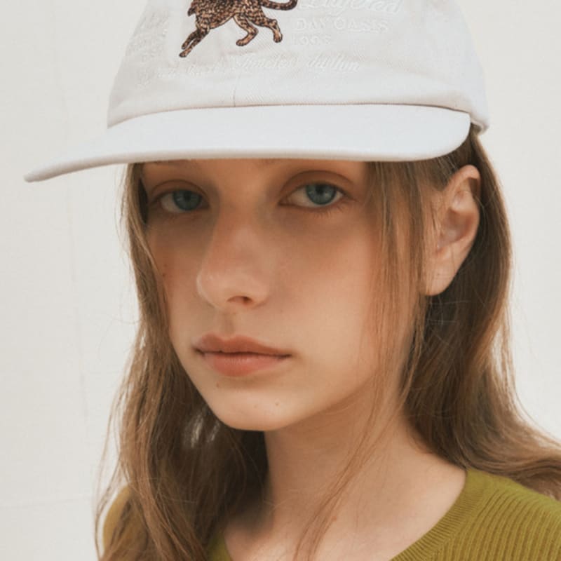 

СРЕДА ОАЗИС ДЛЯ ЖЕНЩИН Многослойный с леопардовым Кепка_КРЕМ(W25-ACC06) CREAM